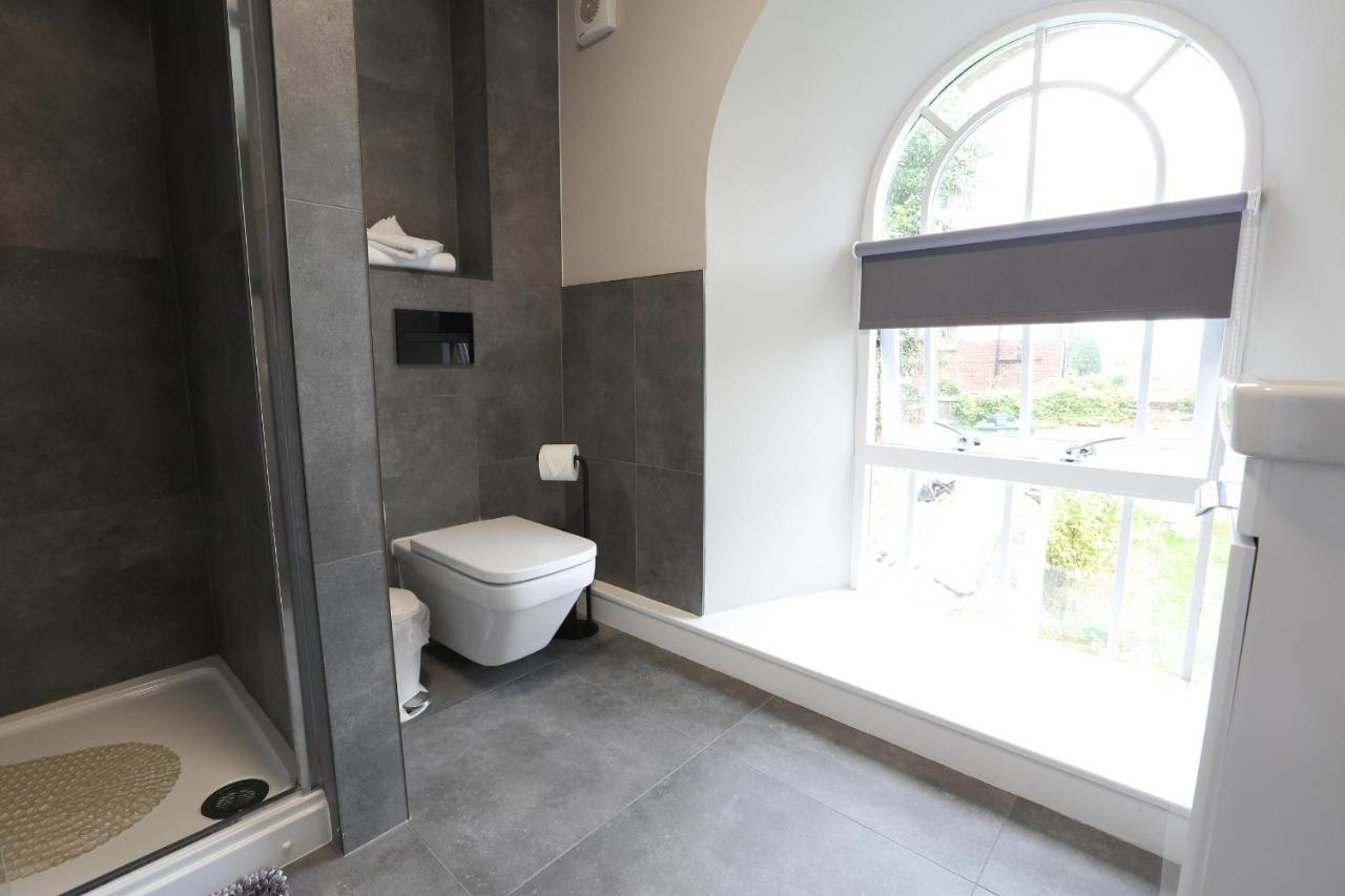 The Breathe Residence Rhyl Esterno foto